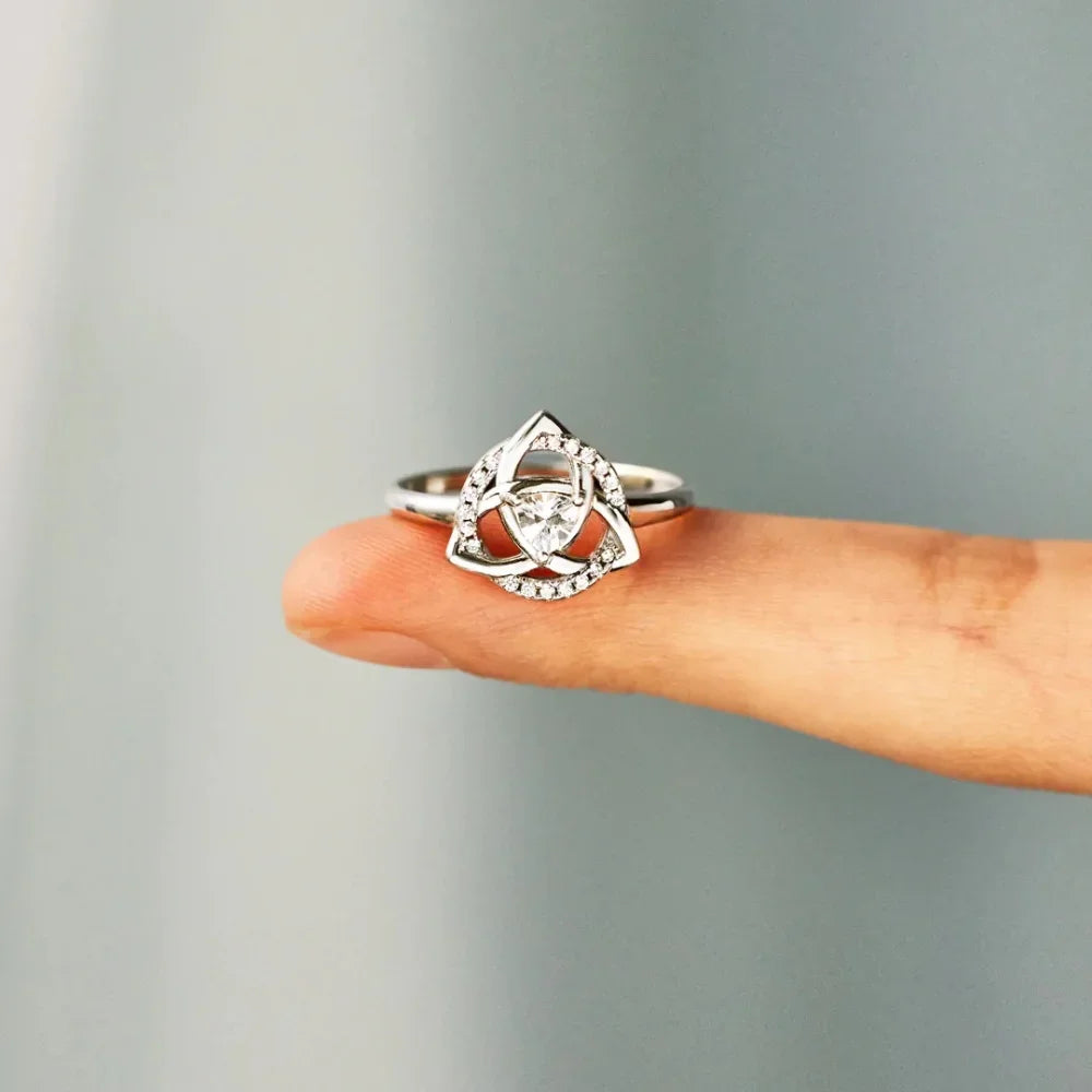 Triquetra-Ring Knoten der irischen keltischen Dreifaltigkeit Silber