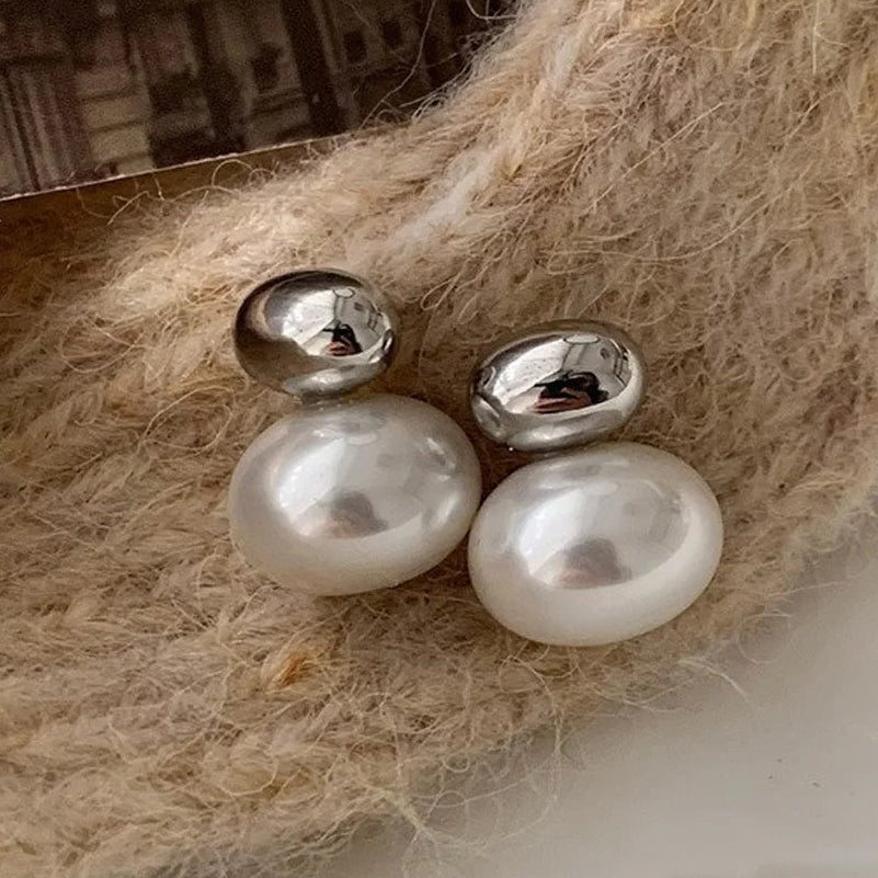 Ohrringe mit doppelter Silberperle