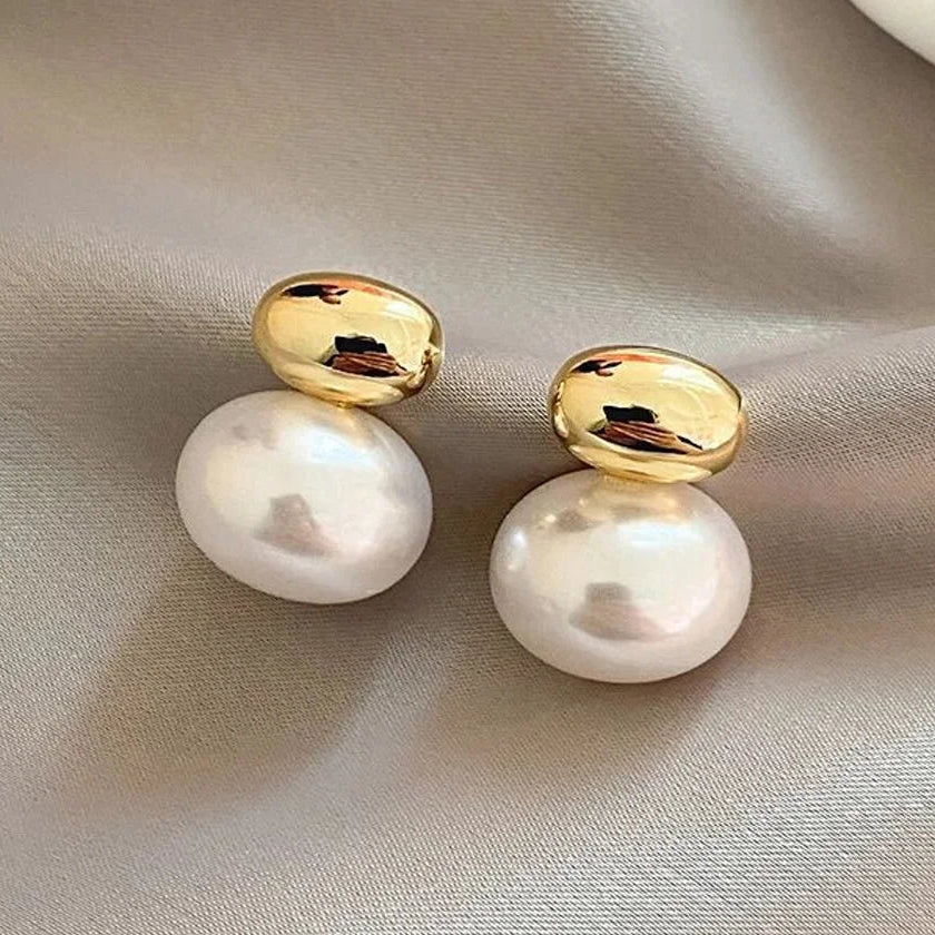 Ohrringe mit doppelter Goldperle