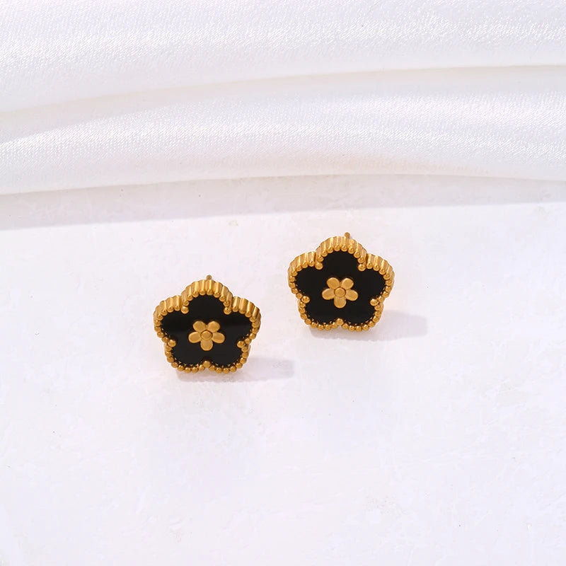 Ohrstecker mit schwarzem 5-Blatt-Klee