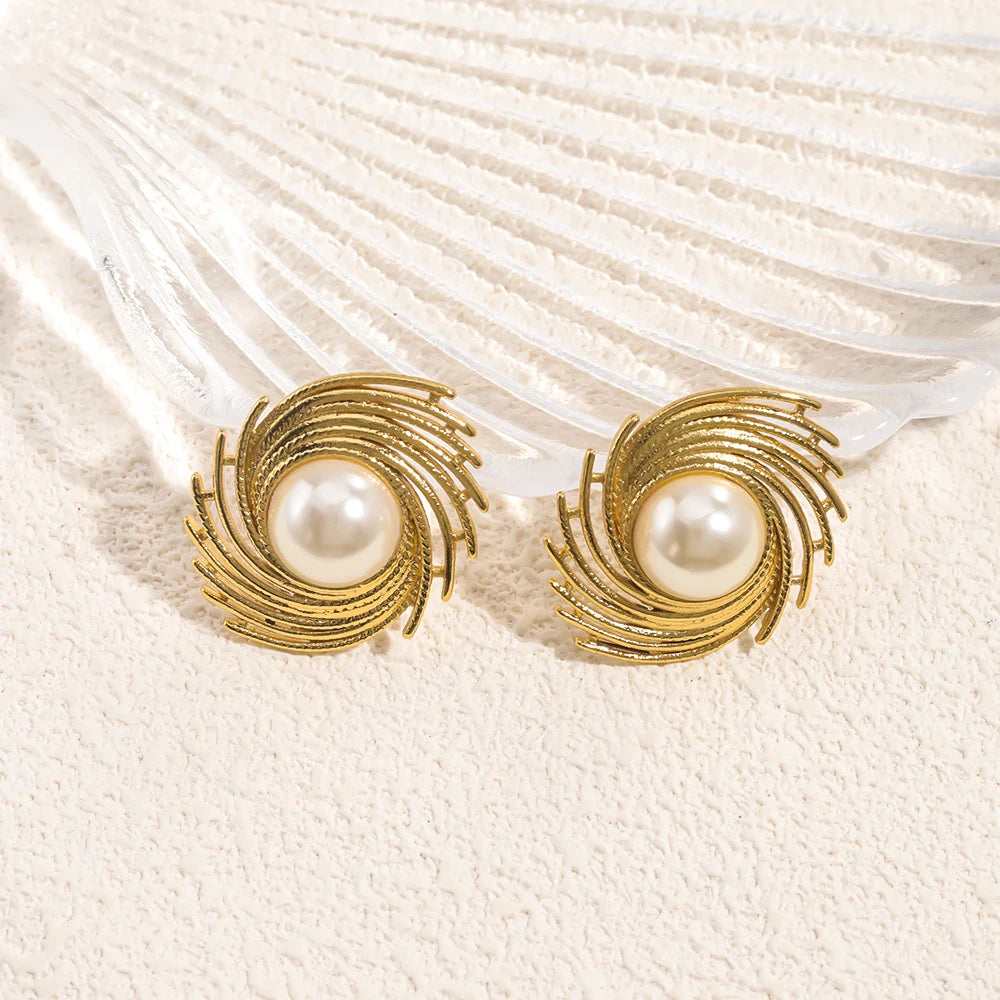 Stecker-Ohrringe mit Perle im Stil der Knoten