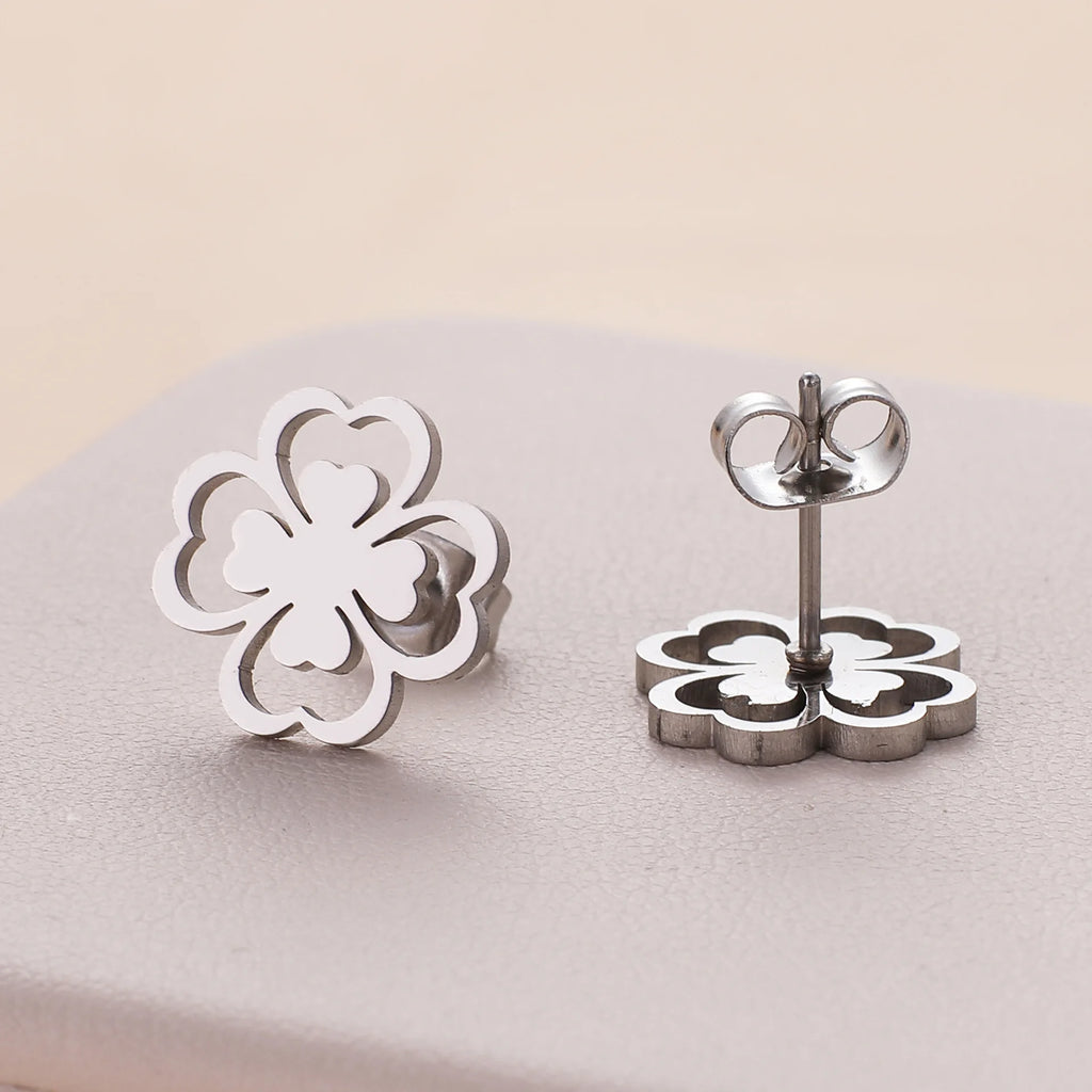 Ohrstecker mit vierblättrigem Kleeblatt in Silber