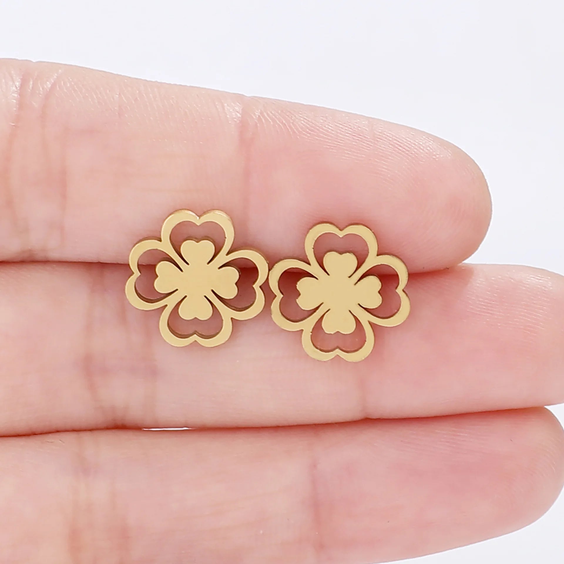 Ohrstecker mit vierblättrigem Kleeblatt in Gold