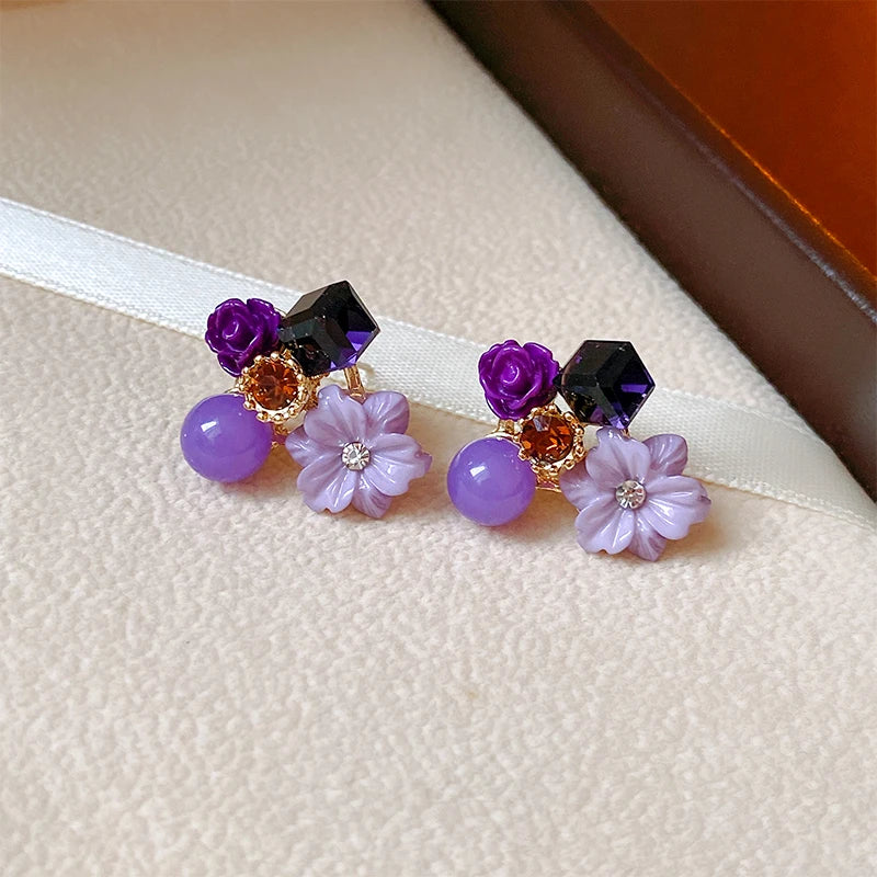 Ohrstecker Blumen und Perlen violett 1