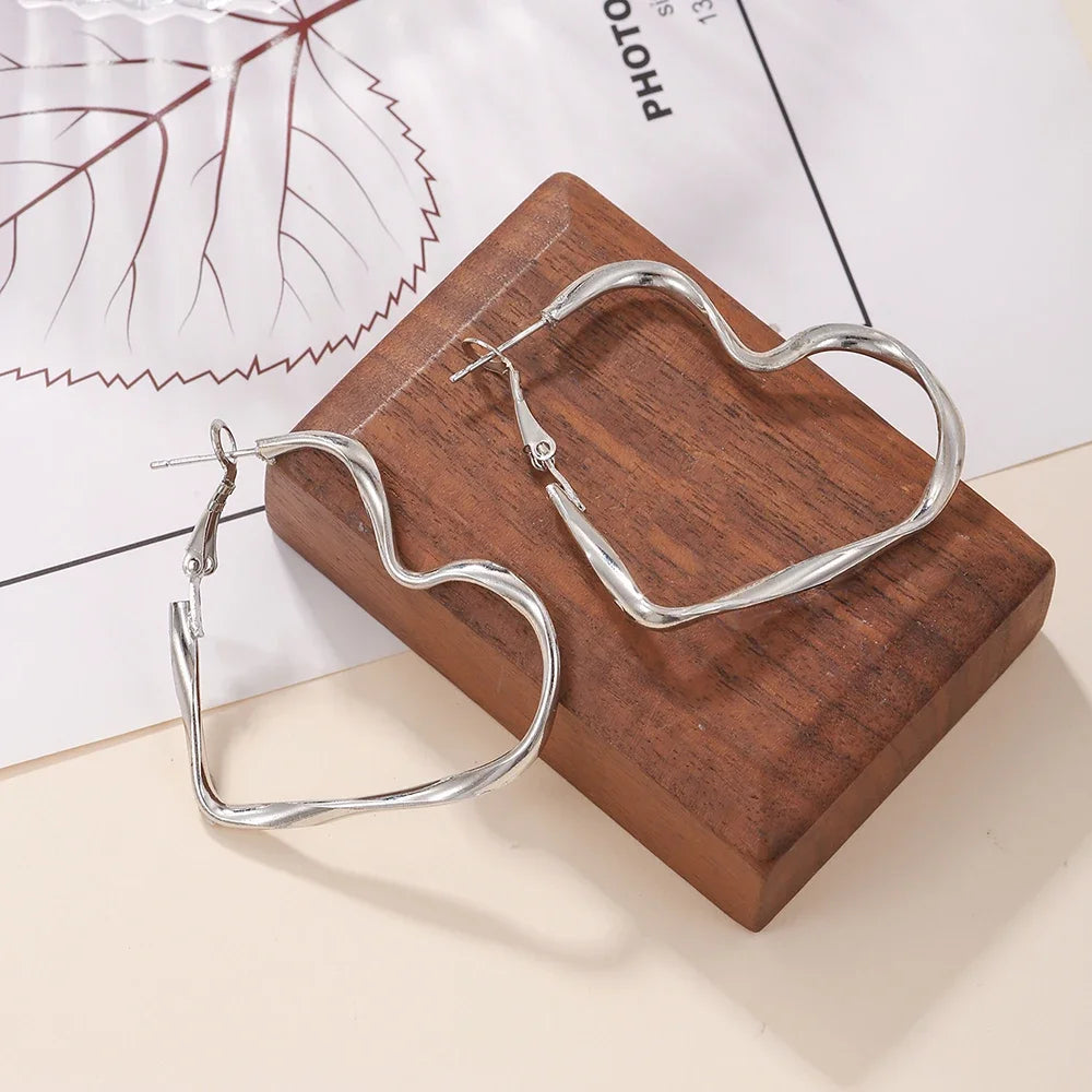 Große Herzstecker-Ohrringe