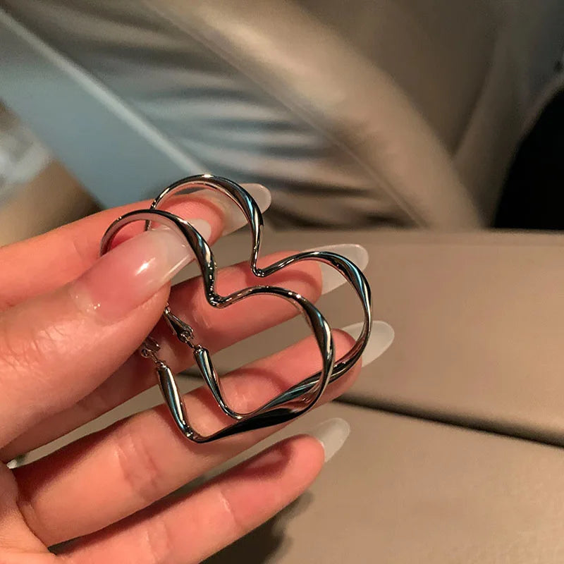 Große Herzstecker-Ohrringe