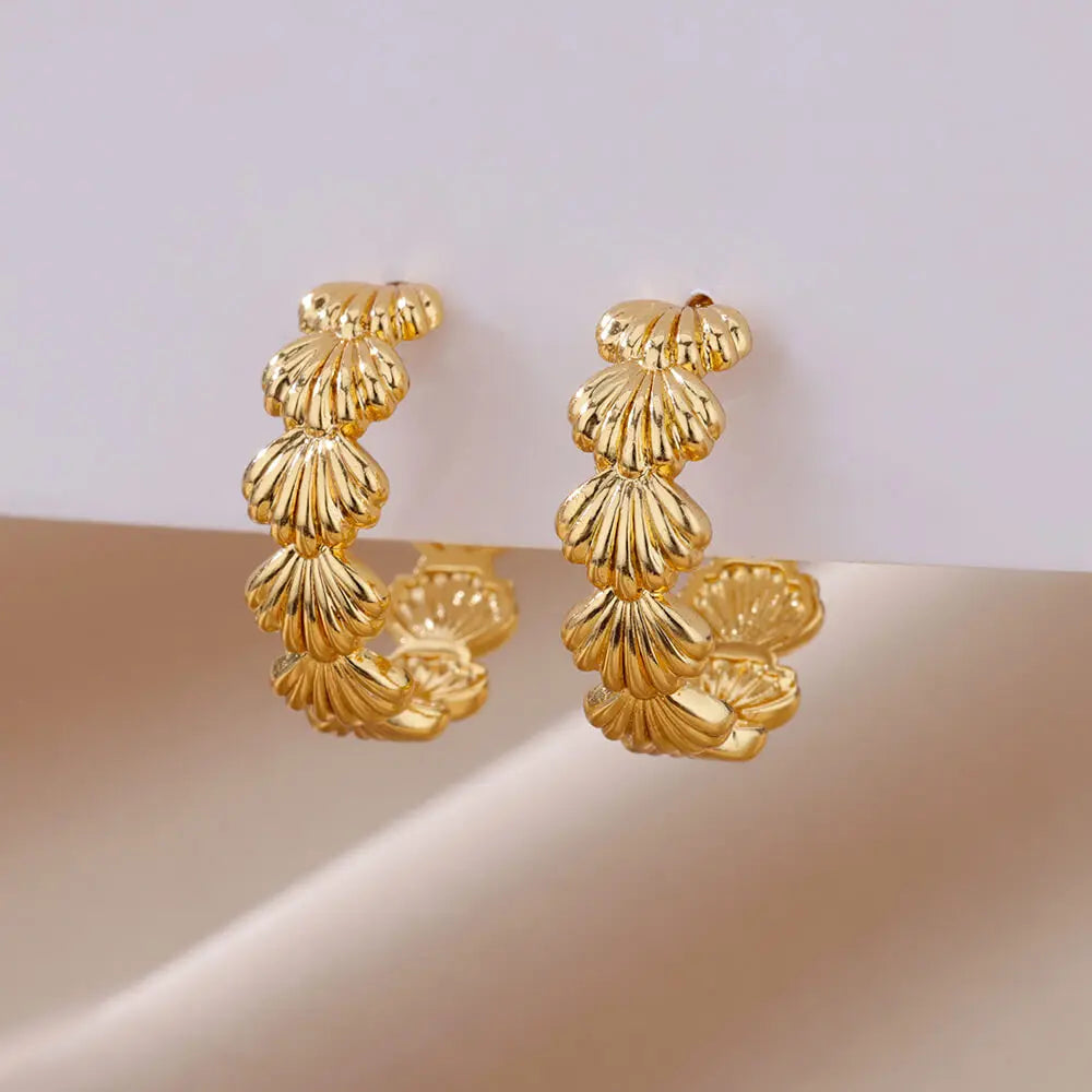 Muschel-Ohrringe für Damen in Gold