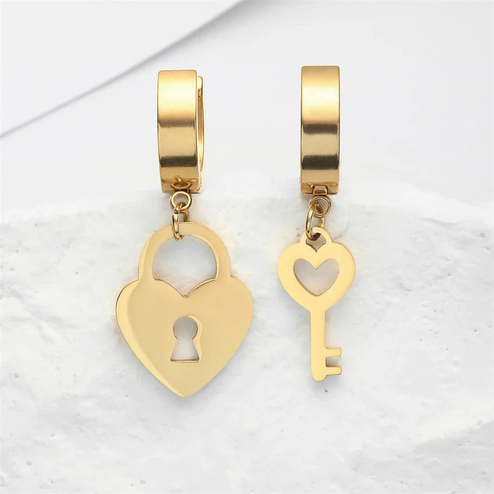 Creolen-Ohrringe mit Schlüssel und Vorhängeschloss, Gold