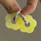 Creolen-Ohrringe mit Blumen aus Harz