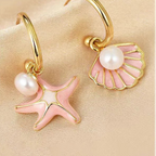 Emaillierte Ohrringe mit Muschel und rosa Perle