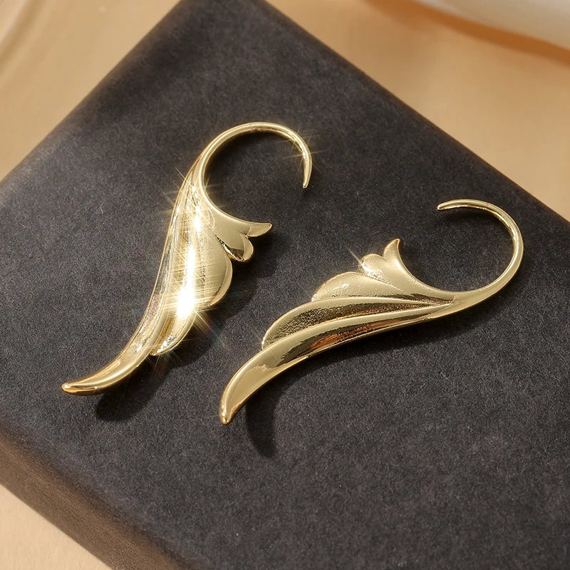 Hängende Engel-Flügel-Ohrringe für Damen aus Gold