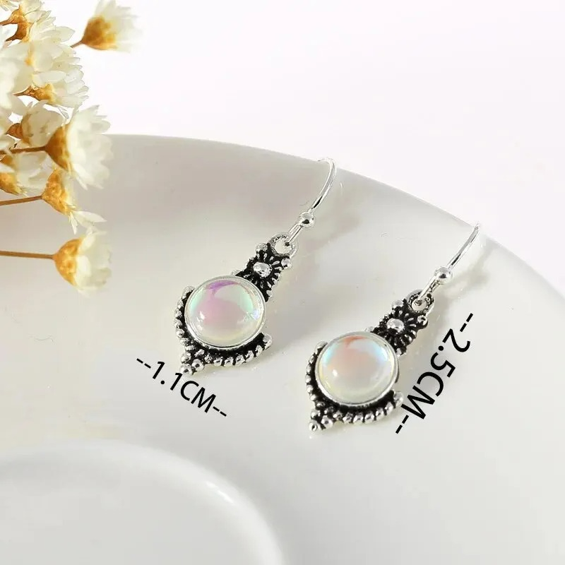 Hängende Ohrringe mit Mondstein