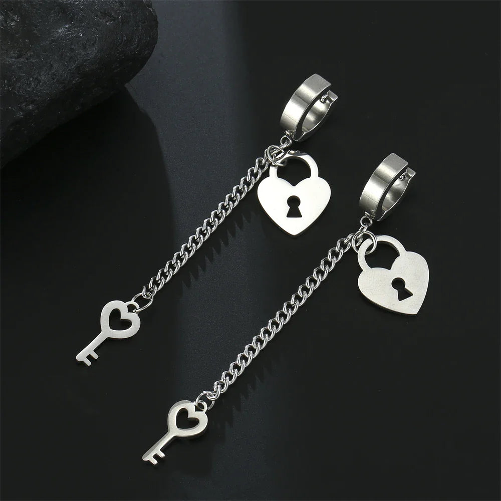 Hängende Ohrringe Schlüssel und Vorhängeschloss Silber