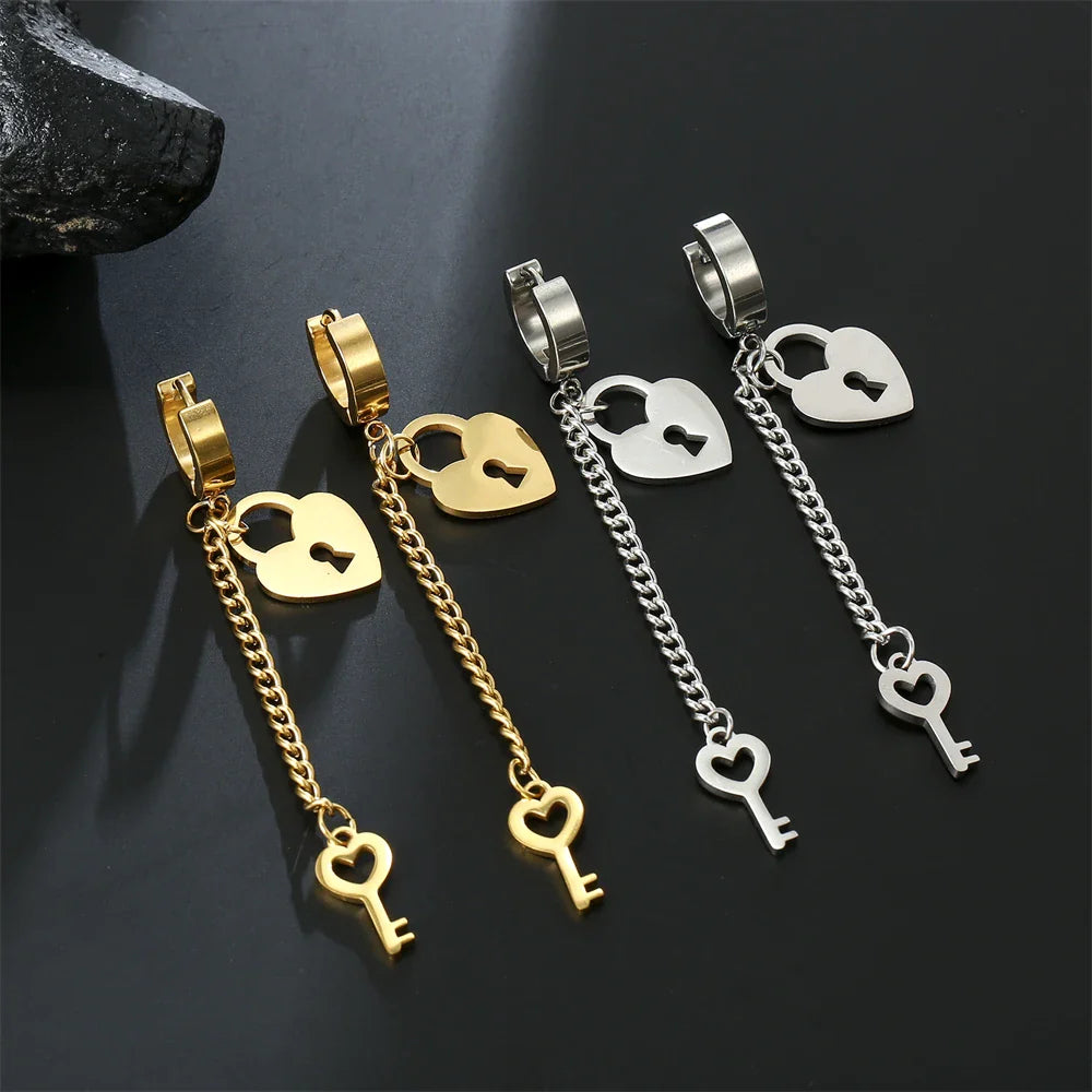 Hängende Ohrringe Schlüssel und Vorhängeschloss Gold