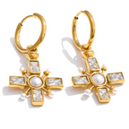 Hängende Ohrringe mit Kreuz und Perlen
