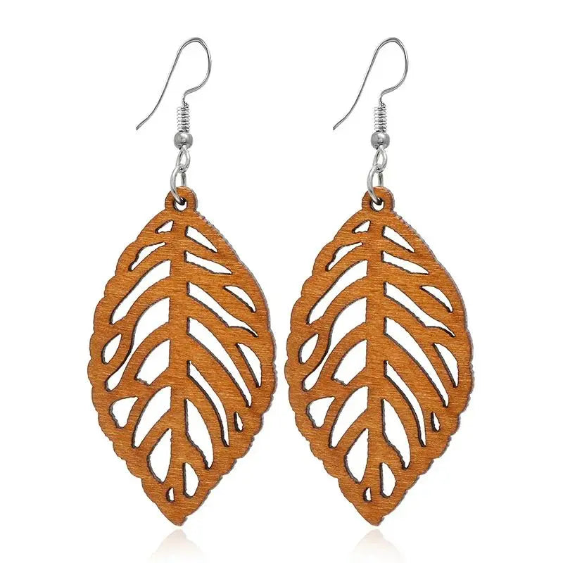 Hängende Ohrringe mit Lorbeerblatt aus Holz