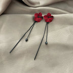Rote Blumenhänger-Ohrringe mit roter Kette