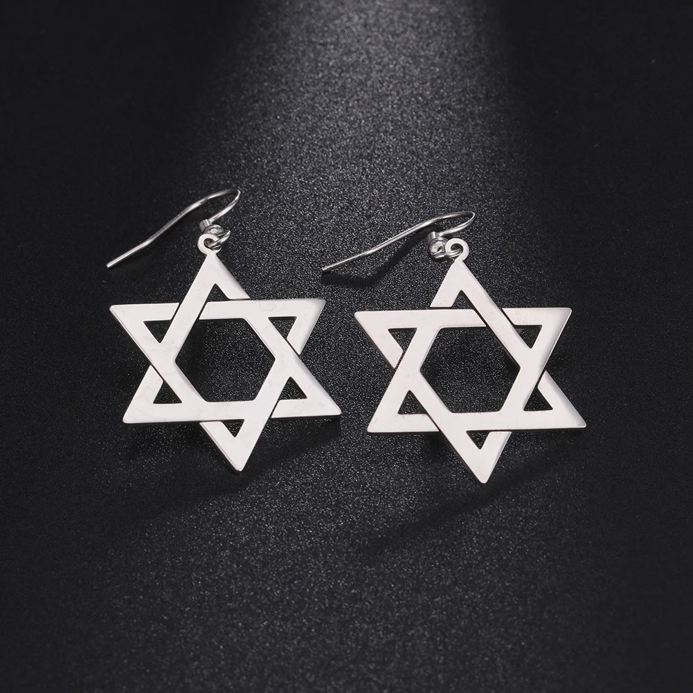 Sechseckige hängende Ohrringe mit dem jüdischen Symbol des <span data-glossary-id="star_of_david">Davidsterns</span> in Silber