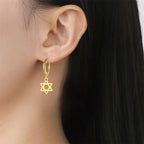 Hängende Ohrringe für Damen mit dem symbolischen jüdischen Davidstern in Gold