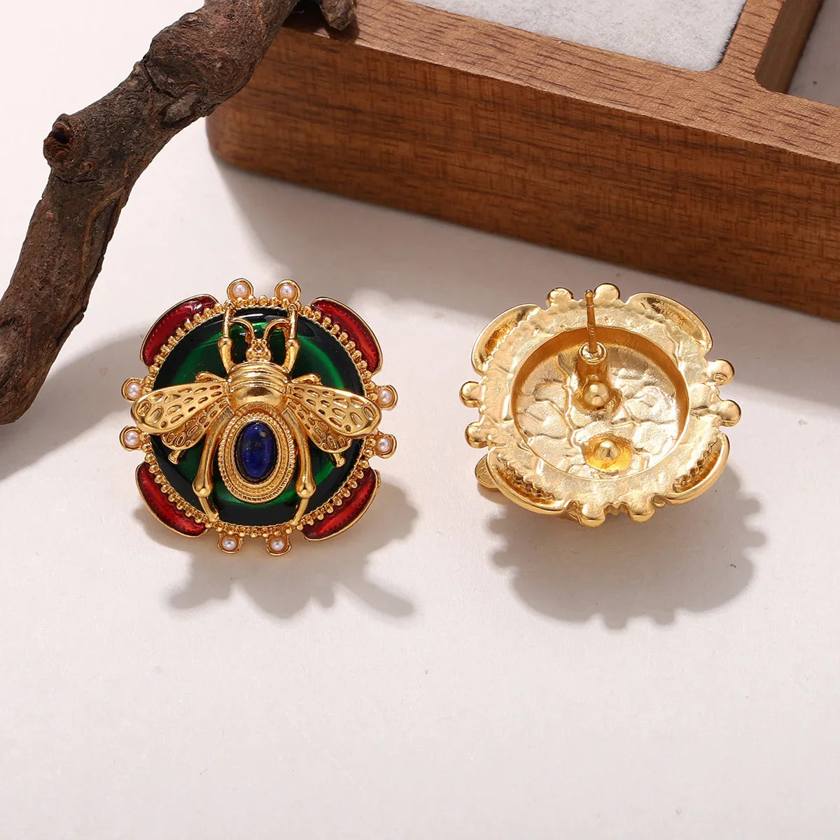 Runde Ohrringe Biene grün