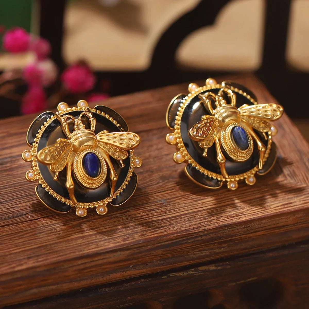 Runde Ohrringe Biene schwarz