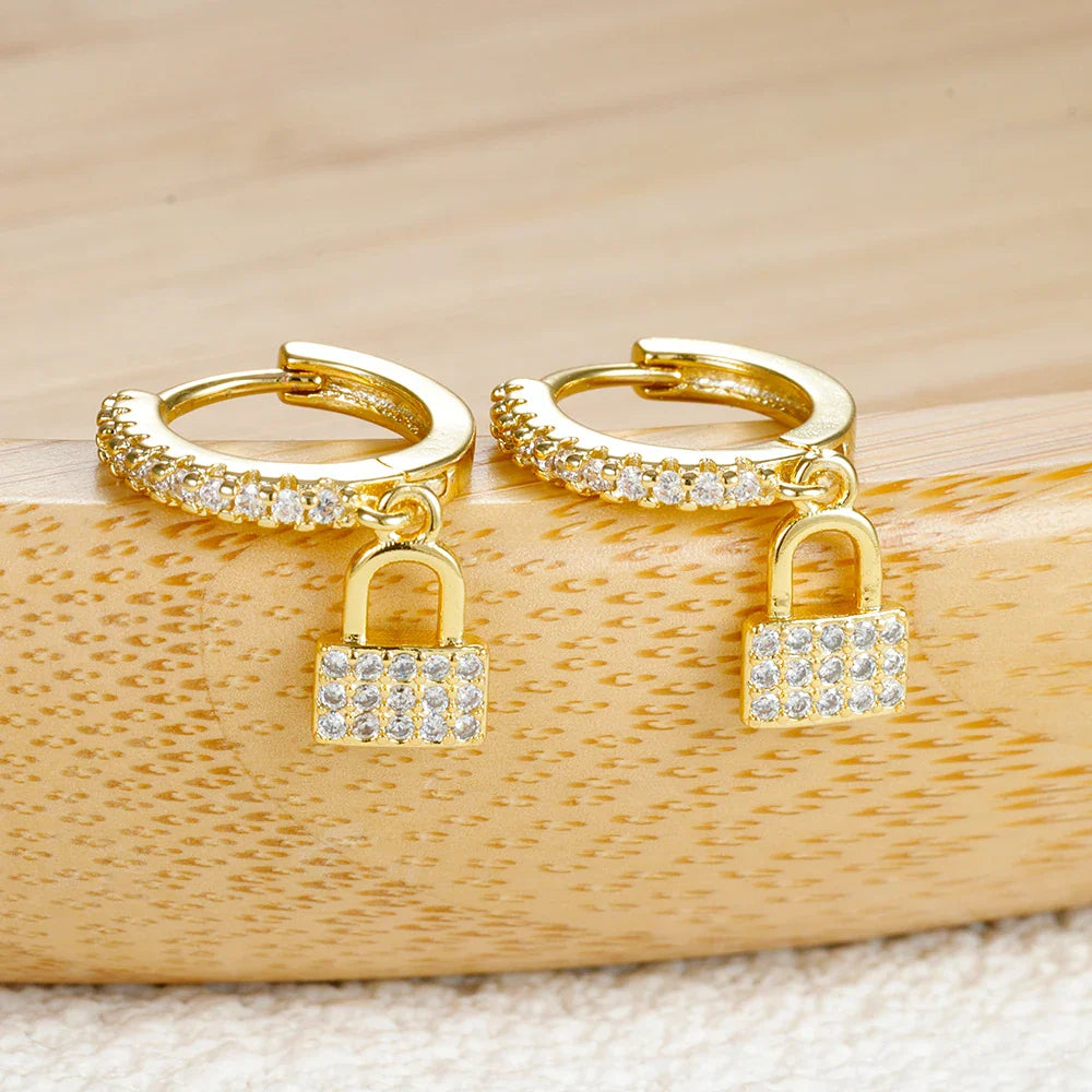 Creolen-Ohrringe mit Schlüssel und Schloss mit Strass, Gold