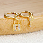 Creolen-Ohrringe mit Schlüssel und Schloss mit Strass, Schlüssel und Schloss, Gold