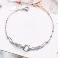 Verstellbares Armband mit Mondstein-Tropfen