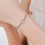 Verstellbares Armband mit Mondstein-Tropfen