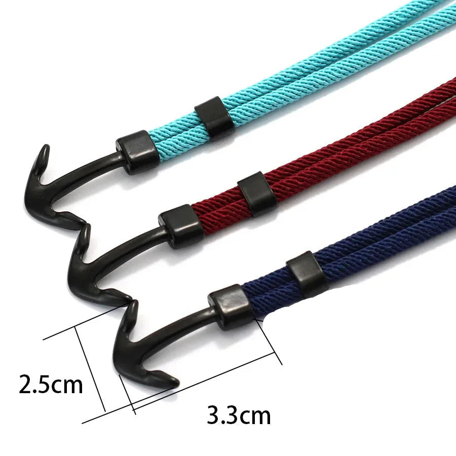 Armband mit schwarzem Anker