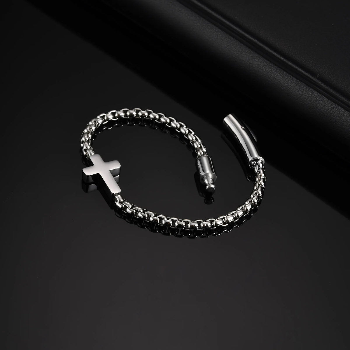 Armband mit horizontalem Kreuz