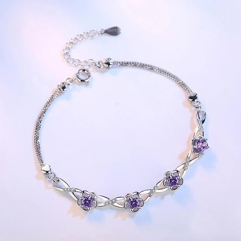 Armband mit feinen Blumen aus violettem Zirkon