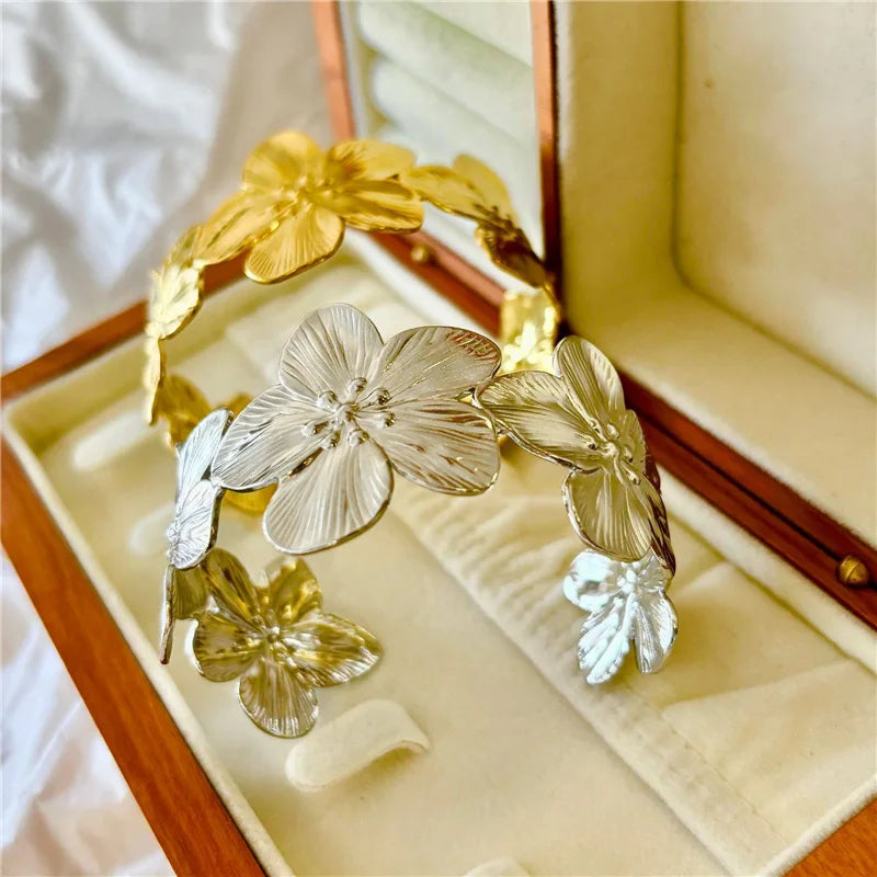 Armband mit großen Hibiskusblüten Silber