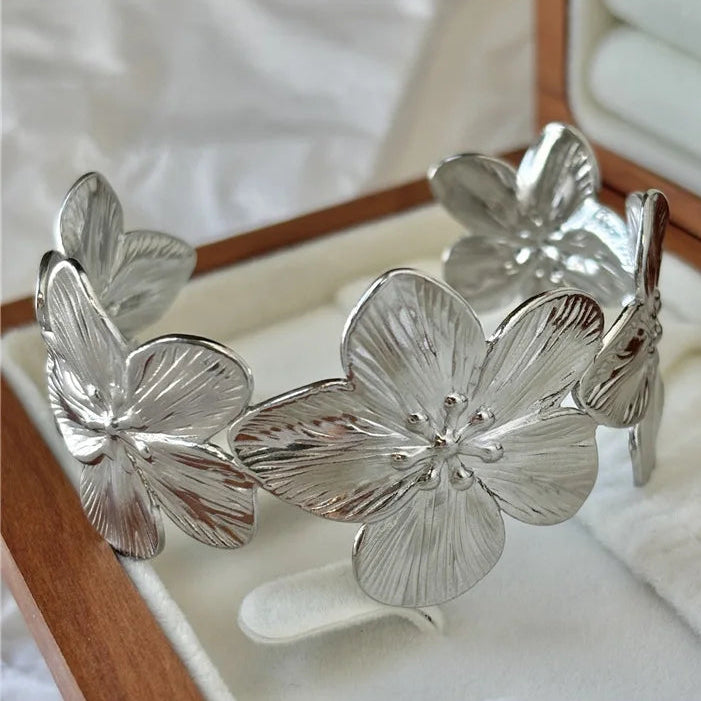 Armband mit großen Hibiskusblüten Silber