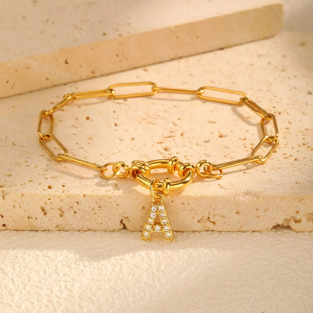 Personalisiertes Armband mit Initiale a