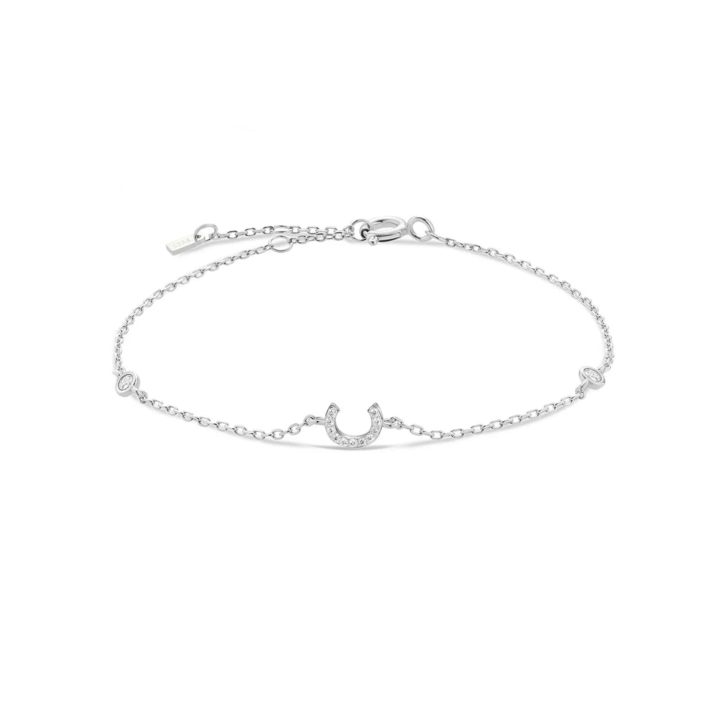 Armband mit Initiale aus silbernen Strasssteinen c