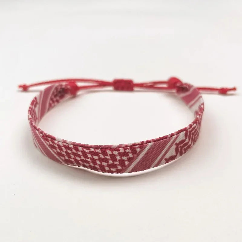 Armband mit roten geometrischen Keffiyeh-Mustern