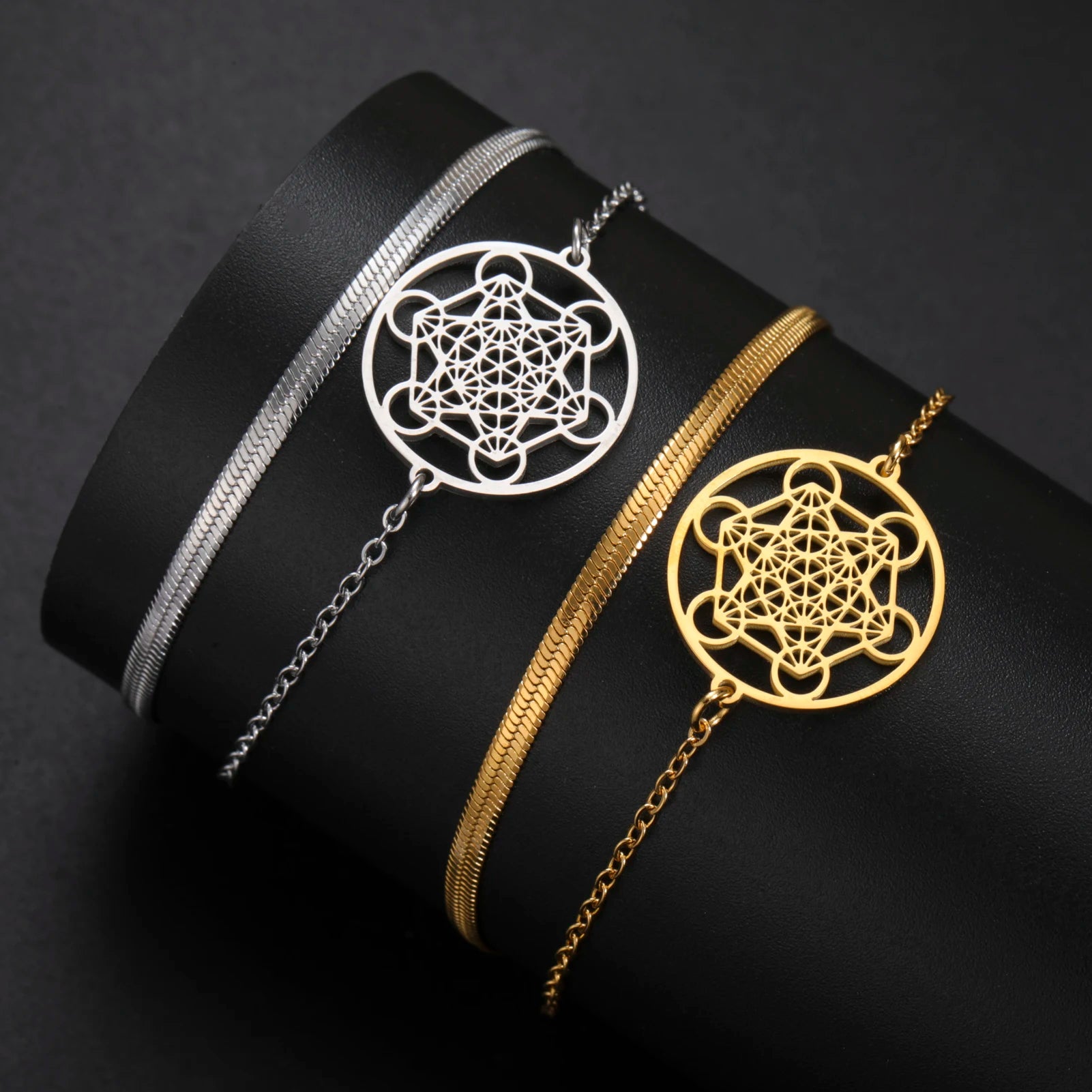 Armband mit Metatron-Würfel-Anhänger gold