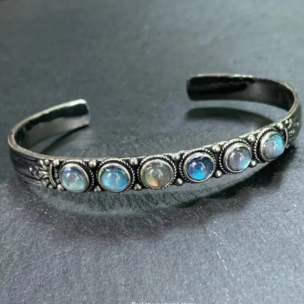 Armband mit Mondsteinen 