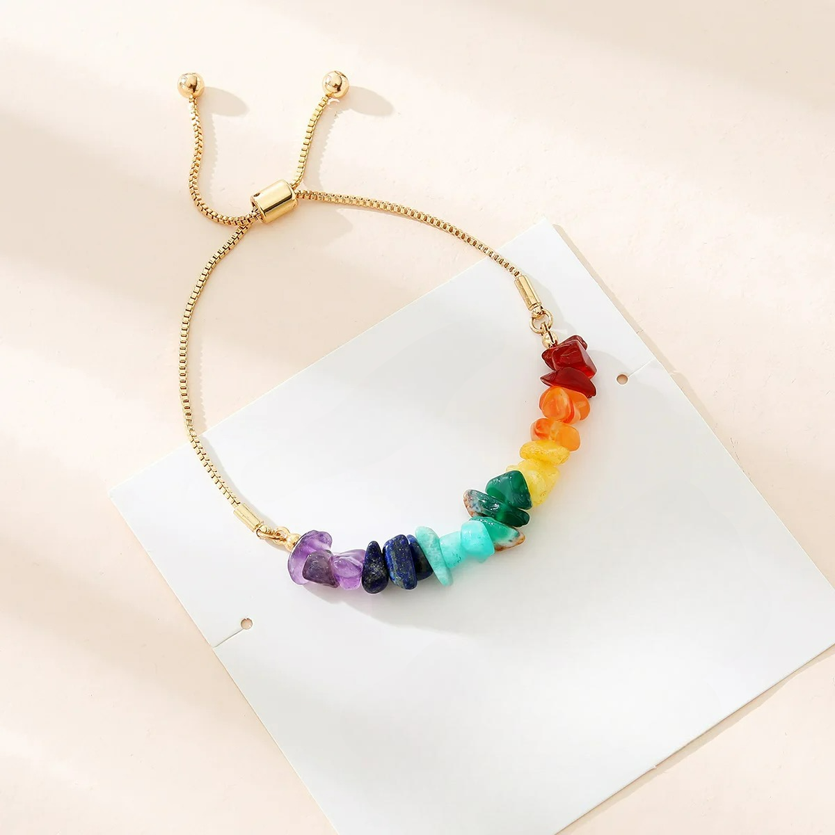 Armband mit 7 Chakren Natursteinen gold