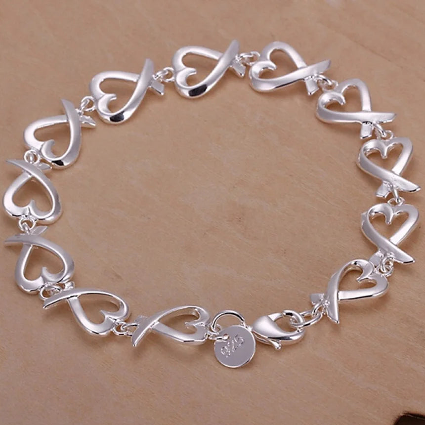 Armband mit Unendlichkeitszeichen in Herzform 