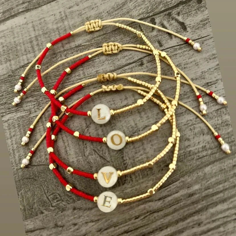 Zweifarbiges Initialen-Armband o