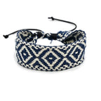 Handgefertigtes brasilianisches Armband mit geometrischen Formen, blau