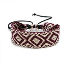 Handgefertigtes brasilianisches Armband mit geometrischen Formen, bordeaux