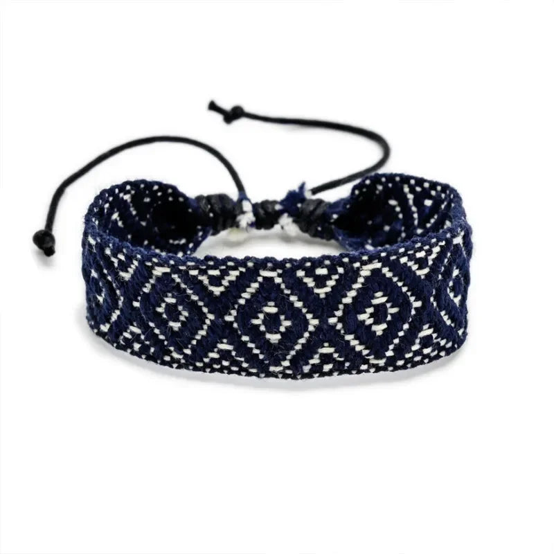Handgefertigtes brasilianisches Armband mit geometrischen Formen, schwarz