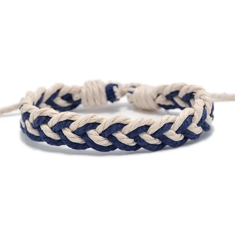 Handgefertigtes brasilianisches Armband in natürlichen Farben 