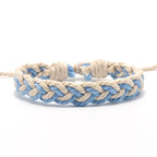 Handgefertigtes brasilianisches Armband Naturfarben hellblau