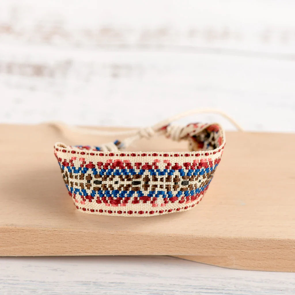 Handgefertigtes besticktes Boho-Brasilienarmband blau 