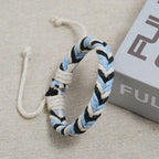 Brasilianisches Armband aus Baumwollfaden mit natürlicher Optik blau