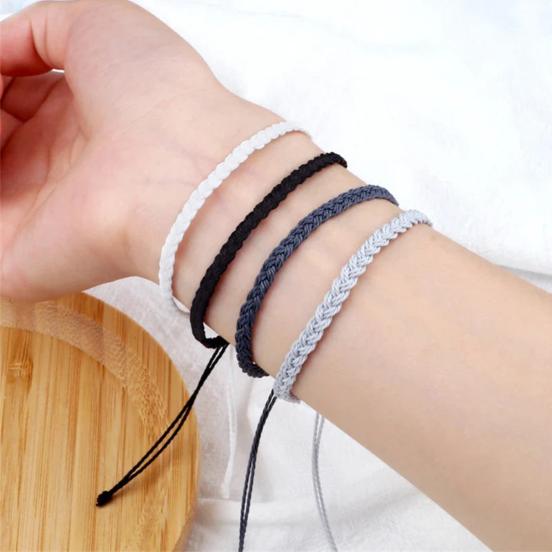 Dünnes und verstellbares brasilianisches Armband
